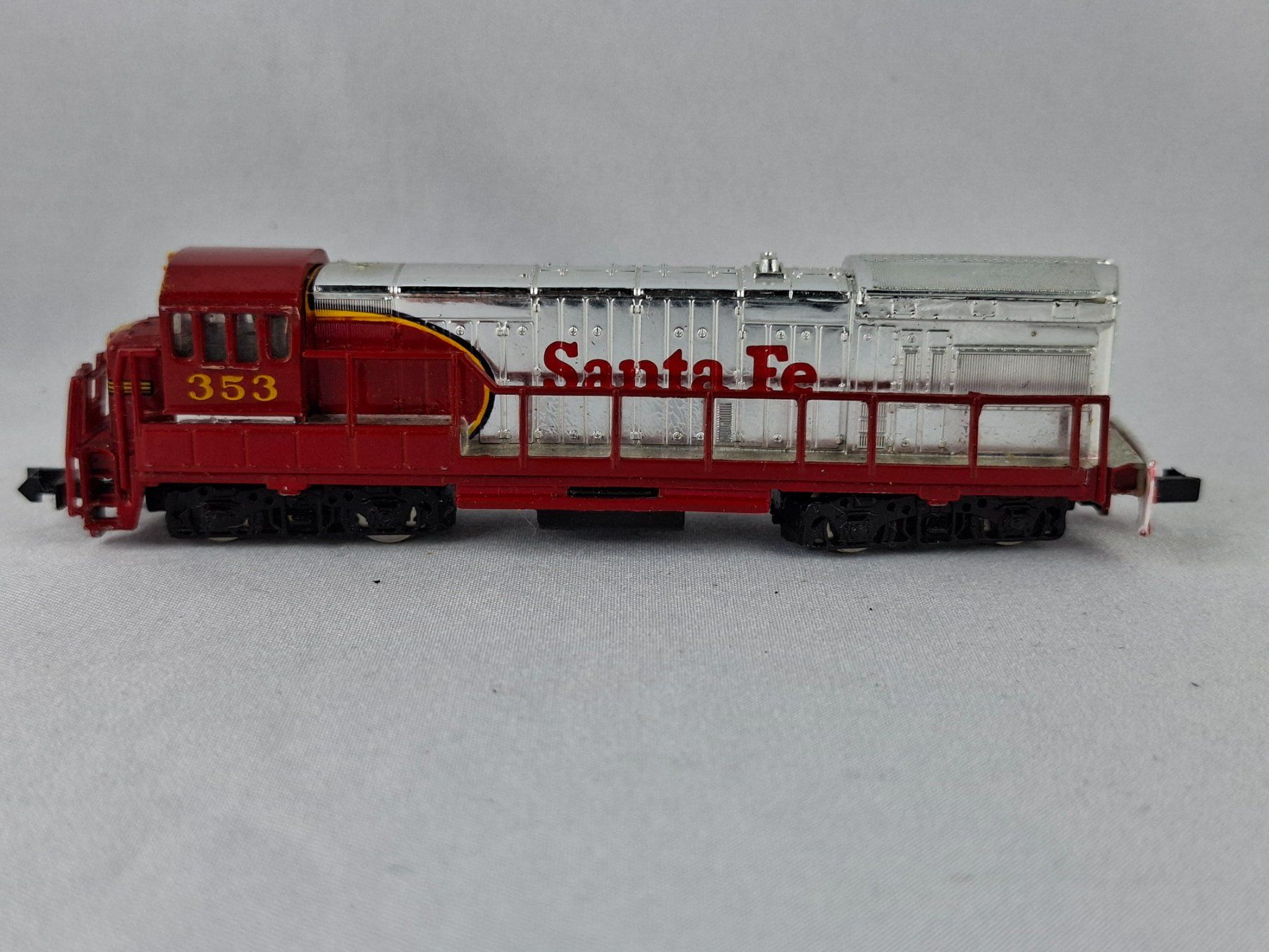 Modellini di ferrovie: Bachmann 4683 ATSF GE U36B Chrome (DL) – Usato da Birr venduto da waruco 2