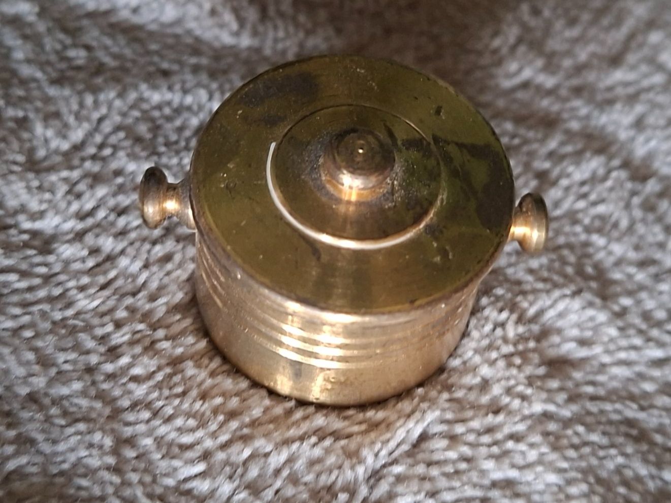 Puppenhäuser & -möbel: Kleines Döschen mit Deckel, Messing, gebraucht,Puppenhaus – Gebraucht aus Otelfingen von silver-moon