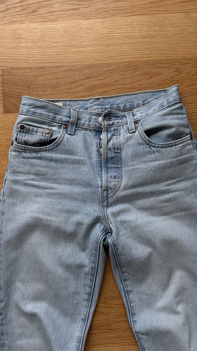 Levi's Jeans: Levi's Jeans hellblau Grösse W24 L26 – Nuovo (secondo la descrizione) da Bern venduto da WiederWert 1