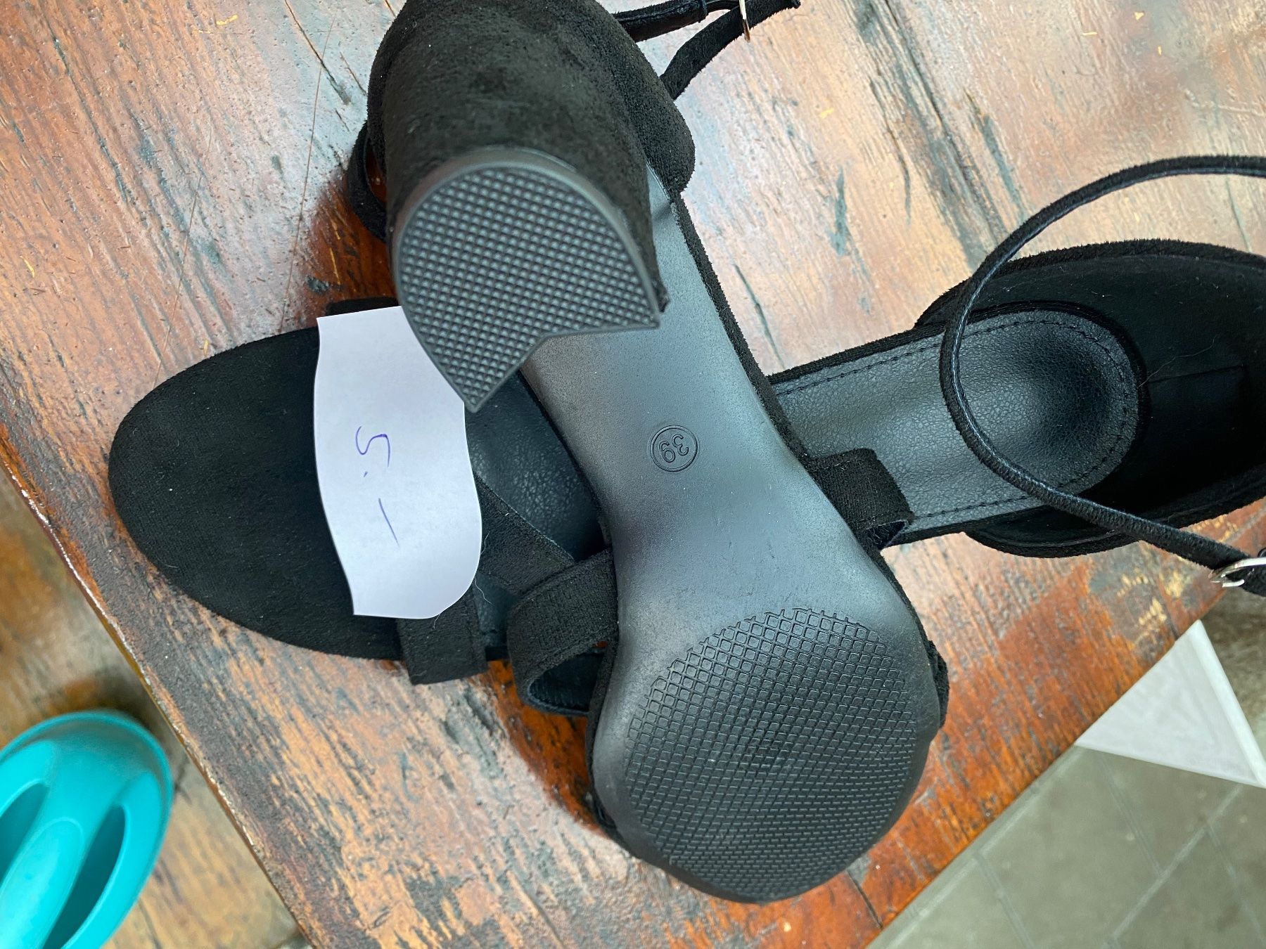 Scarpe da donna: Schwarze Sandaletten Gr. 39 – Nuovo (secondo la descrizione) da Vinelz venduto da Sira810 1