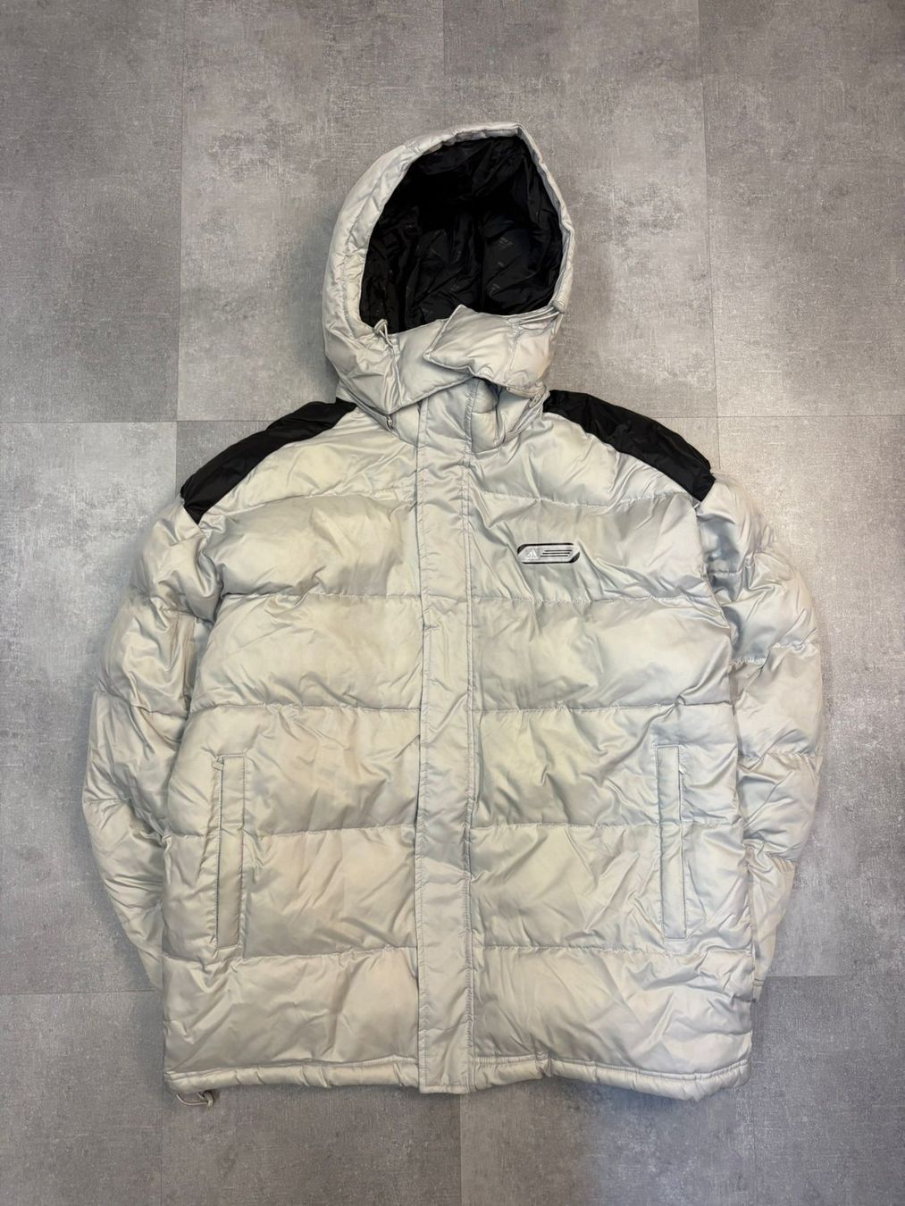 Adidas Jacken: Adidas Vintage Winterjacke 2004 - Grösse M – Neu (gemäss Beschreibung) aus Werdenberg von hase.vintage