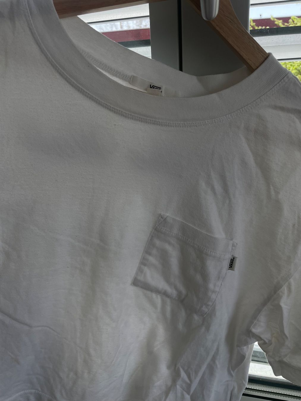 Vans T-shirt: Tshirt – Usato da Lyss venduto da jos_wg7w 1