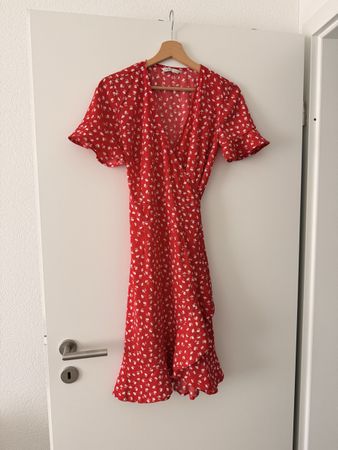 Wickelkleid ab 1.-