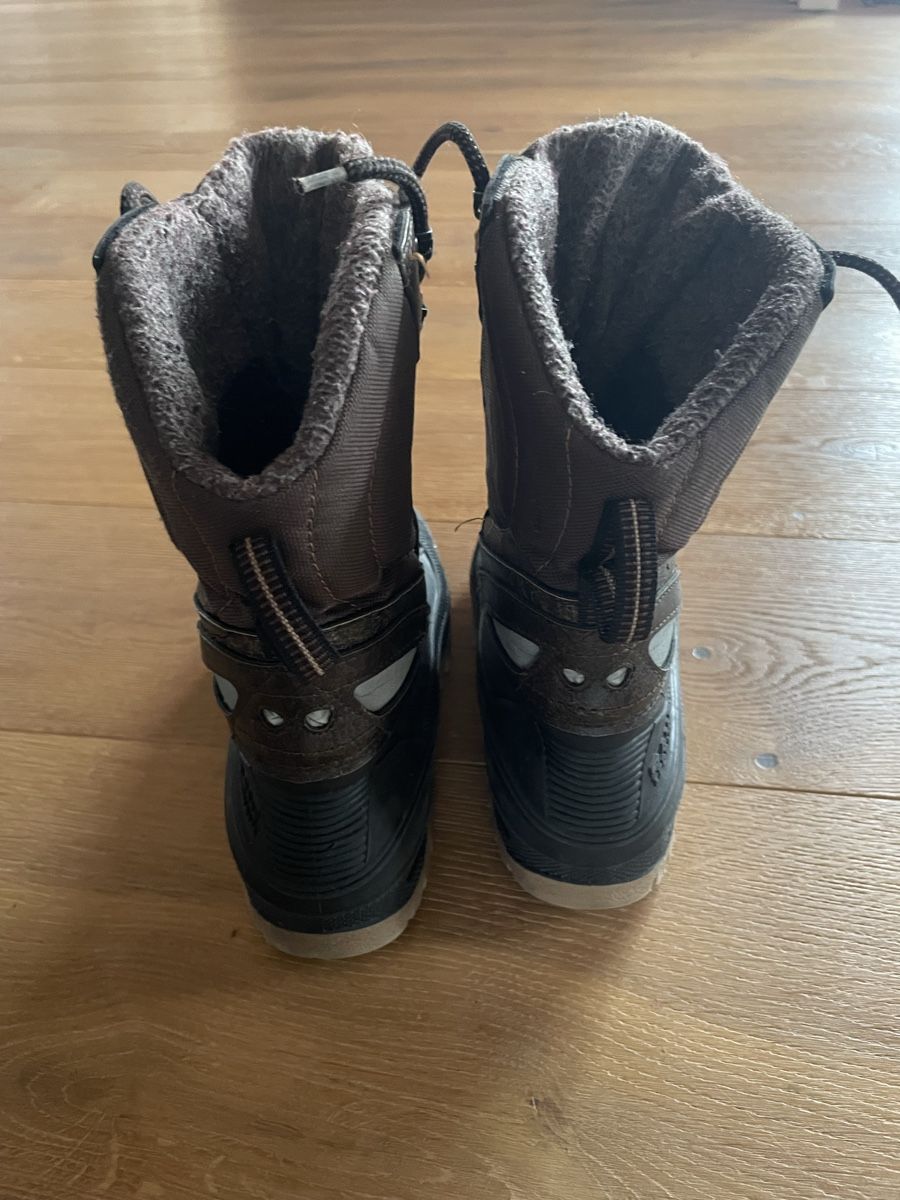 Chaussures garçon: Winterschuhe / Schneeschuhe – D'occasion à Aarwangen par erd_ngx8 2