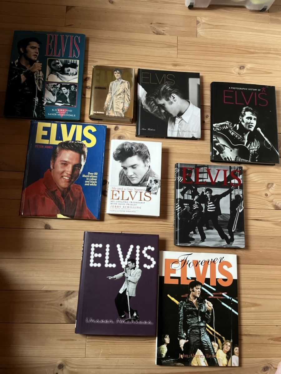 Libri: Elvis Presley Bücher – Usato da Bärschwil venduto da yamaha022
