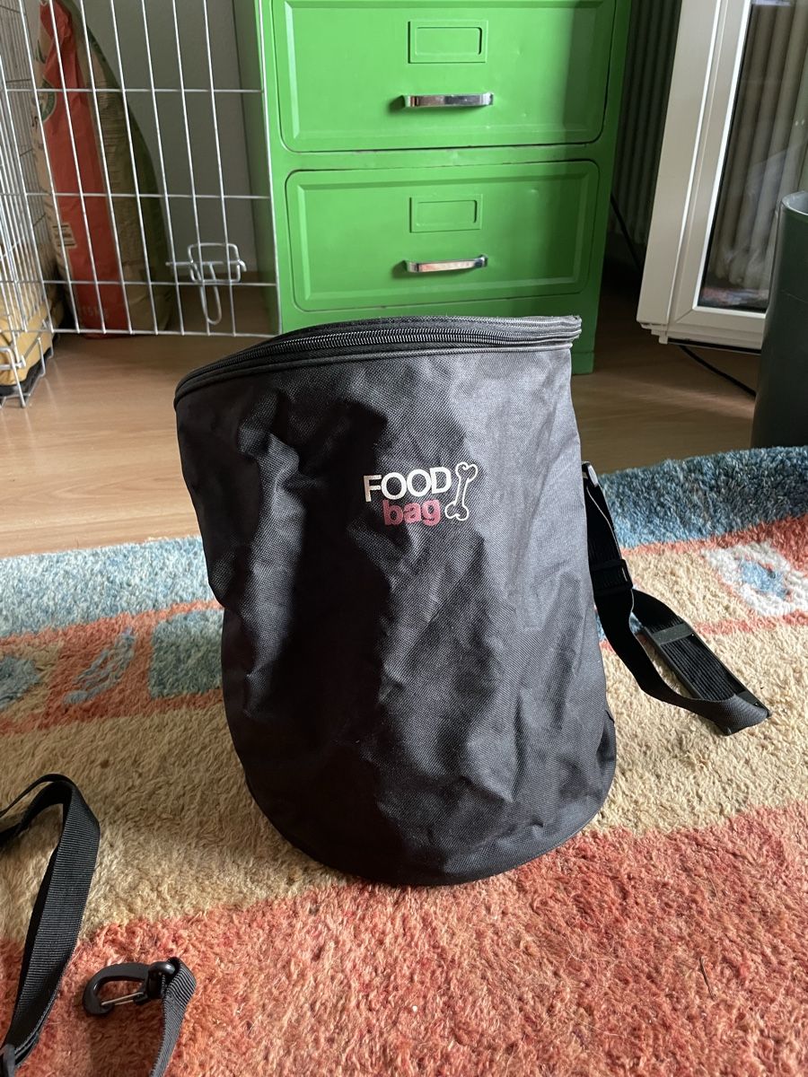 Trixie Taschen: Behälter Hundefutter – Gebraucht aus Winterthur von nutzer2000