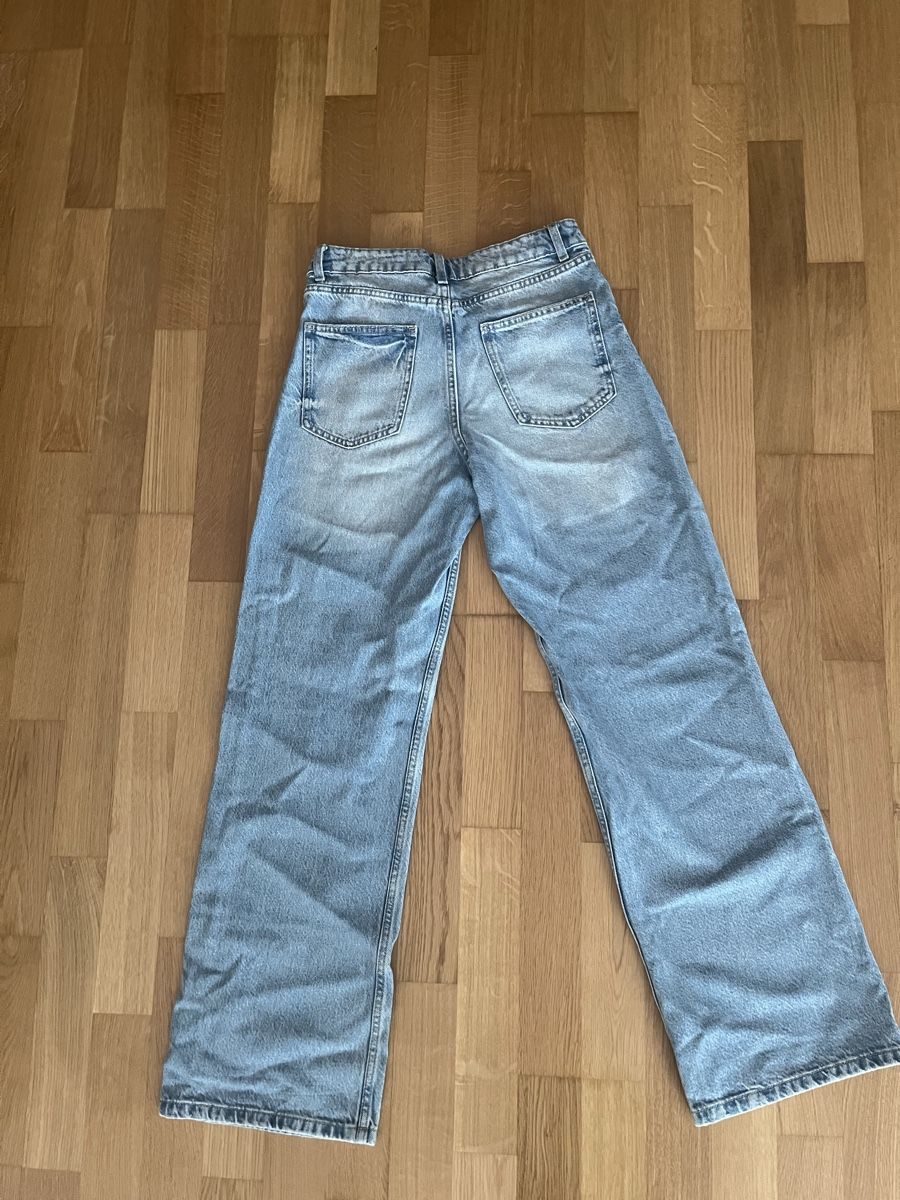 Bershka Jeans: Damen Jeans BERSHKA blauer Denim  – Usato da Naters venduto da mar_fp7t 2