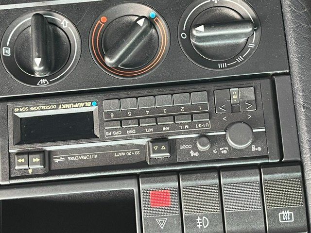 Audi Autos: Audi 80 Limousine hellgrau 1992 85kw – Defekt aus Langnau am Albis von Horgeno3 7