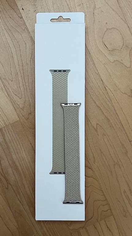 Bracelets: Apple Watch Solo Loop Armband 41mm beige Gr. 7 – D'occasion à Volketswil par oli_l2zq