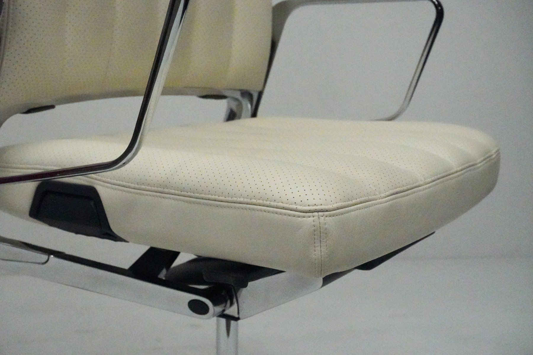 Sedie: Interstuhl VINTAGEis5 Chefsessel Leder UVP CHF 5247 – Usato da Bad Zurzach venduto da QLASSIQ 8