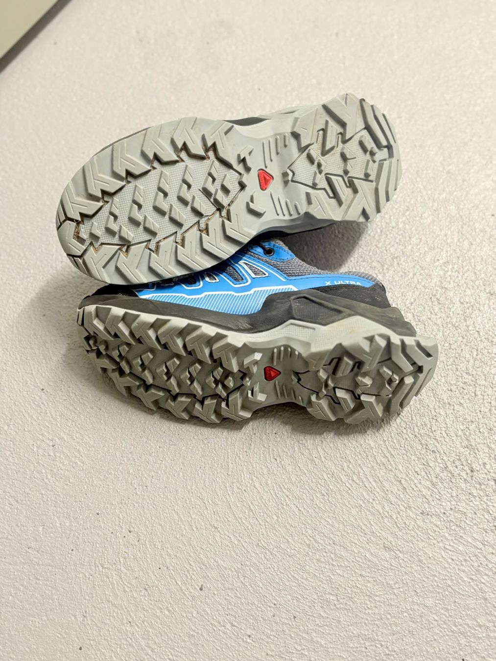 Salomon Schuhe für Jungen: Salomon Trekking Schuhe – Gebraucht aus Stäfa von Armin_Dervic 1