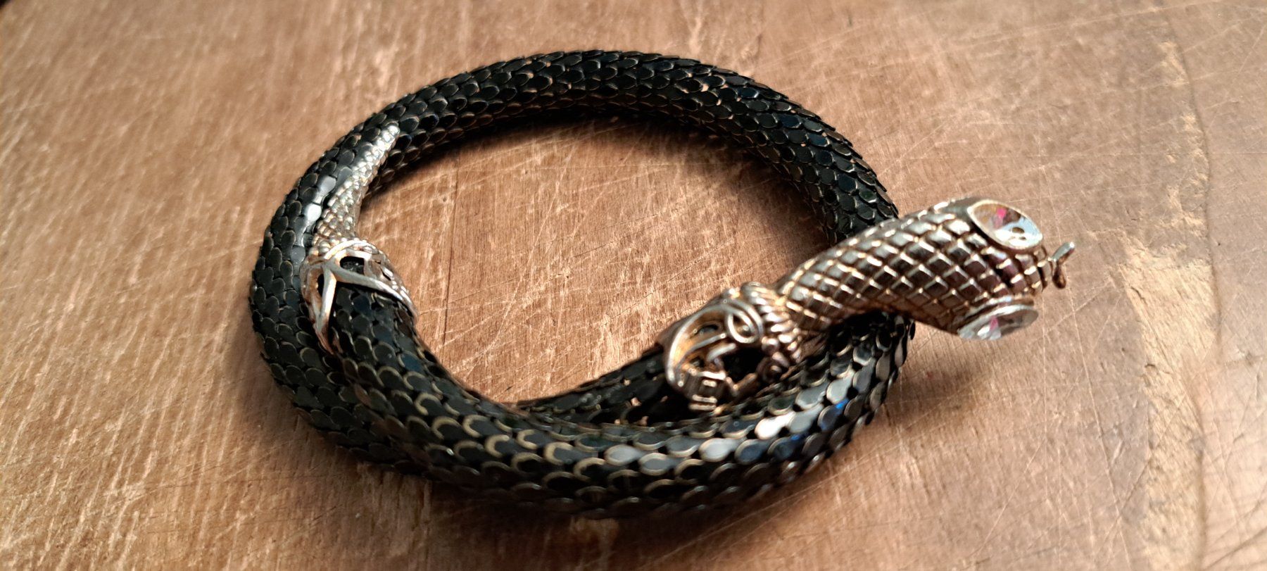 Bracciali & Braccialetti: Armreif Schlange schwarz silberf. – Difettoso da Ettingen venduto da Maranathatalitha