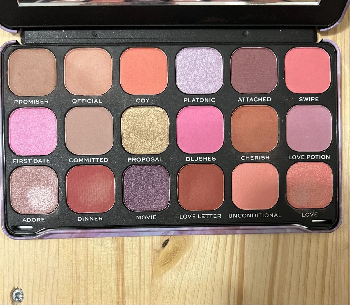 Make-up: Makeup Revolution Eyeshadow palette – Gebraucht aus Flims Dorf von and_d82j 1
