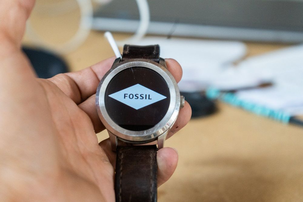 Fossil on sale smartwatch dw2e