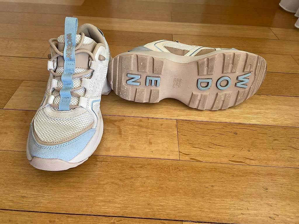 Scarpe da uomo: Sneakers Woden, Gr. 39 – Usato da Ennetbürgen venduto da Fifis-Fundgrube 1