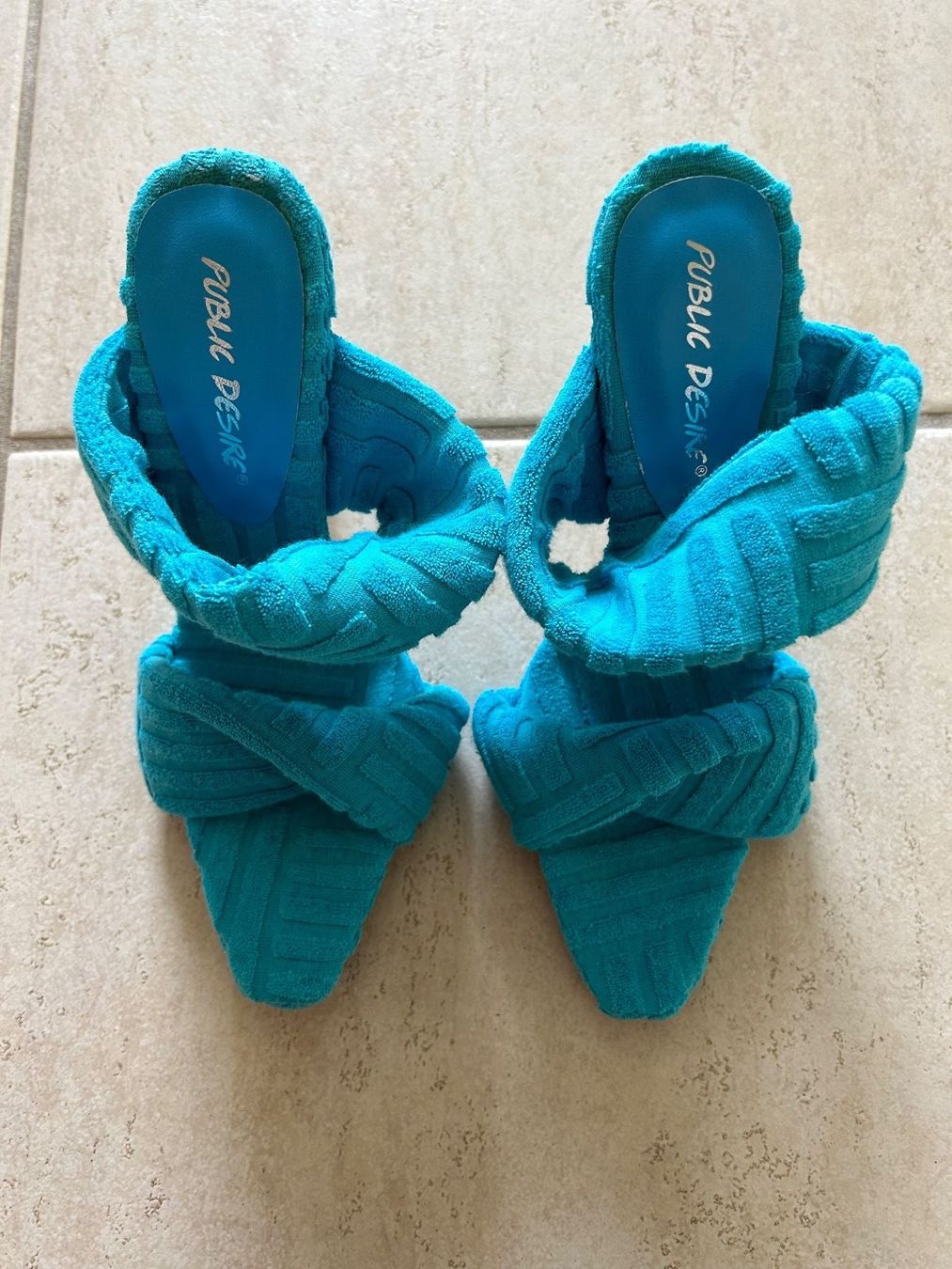Damenschuhe: Blaue Schuhe High Heels – Gebraucht aus Saland von ele_vc96