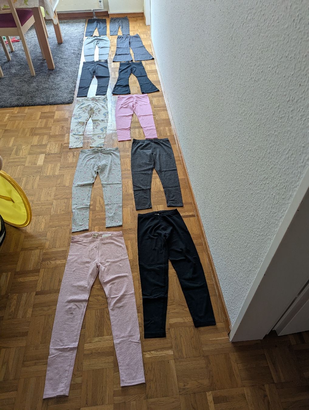 H&M Lotti & Set di vestiti: Mädchen Kleiderset Grösse 134-140 – Usato da Lengnau AG venduto da sus_znf9 5