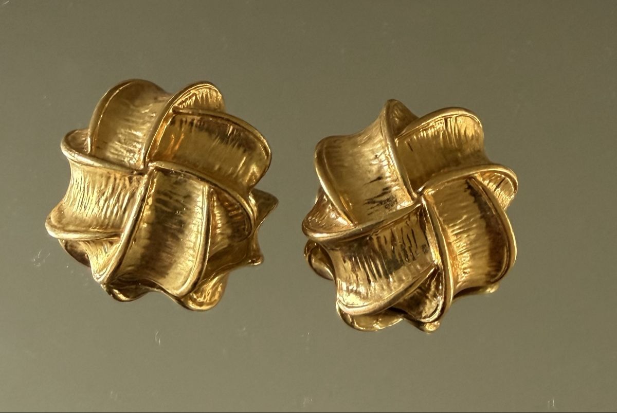 Ohrringe & -stecker: Rare Vintages Clips – Gebraucht aus Binningen von Sophiescloset