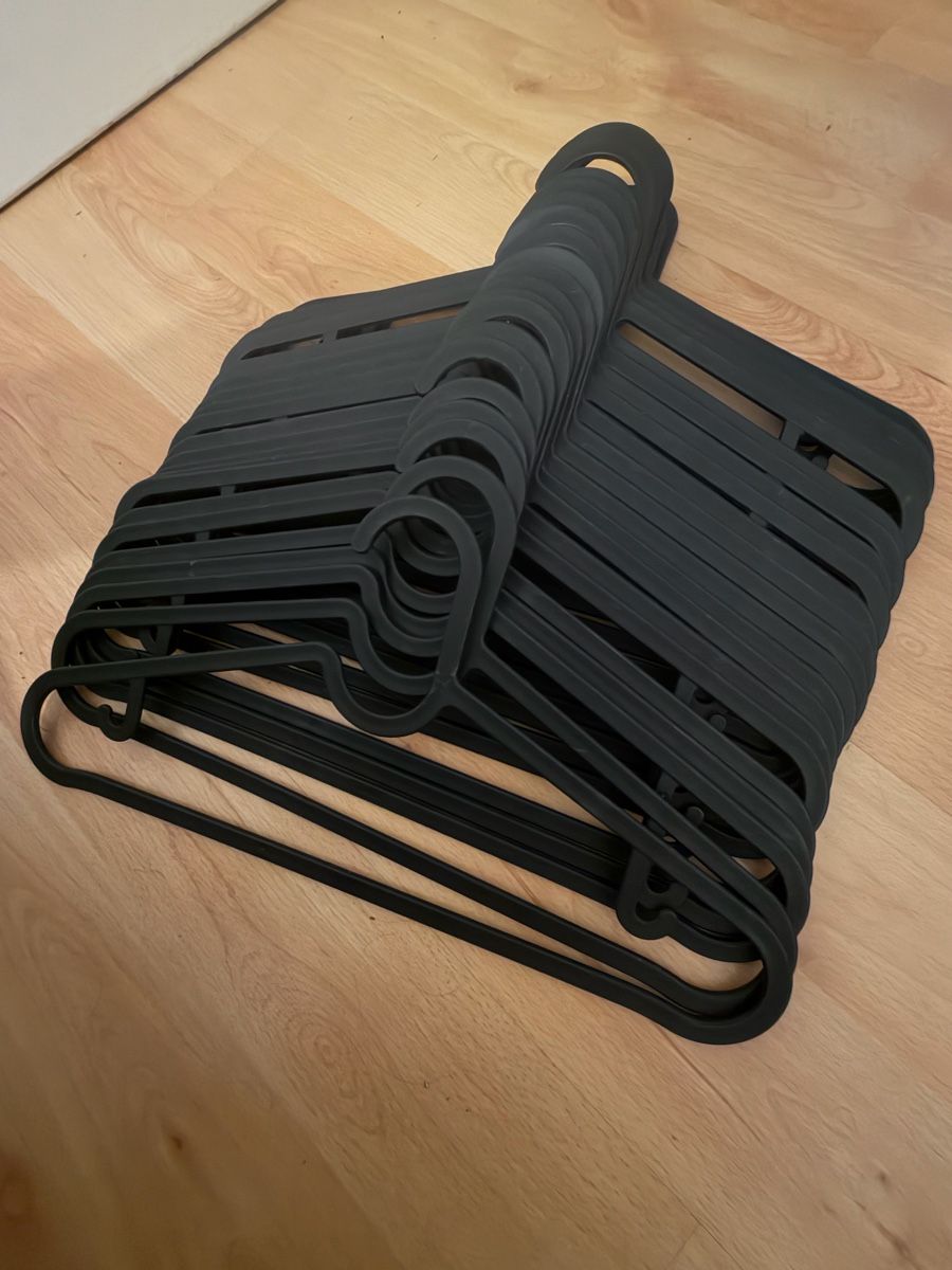 Ikea Appendiabiti: Kleiderbügel – Usato da Ehrendingen venduto da Squirrel.6