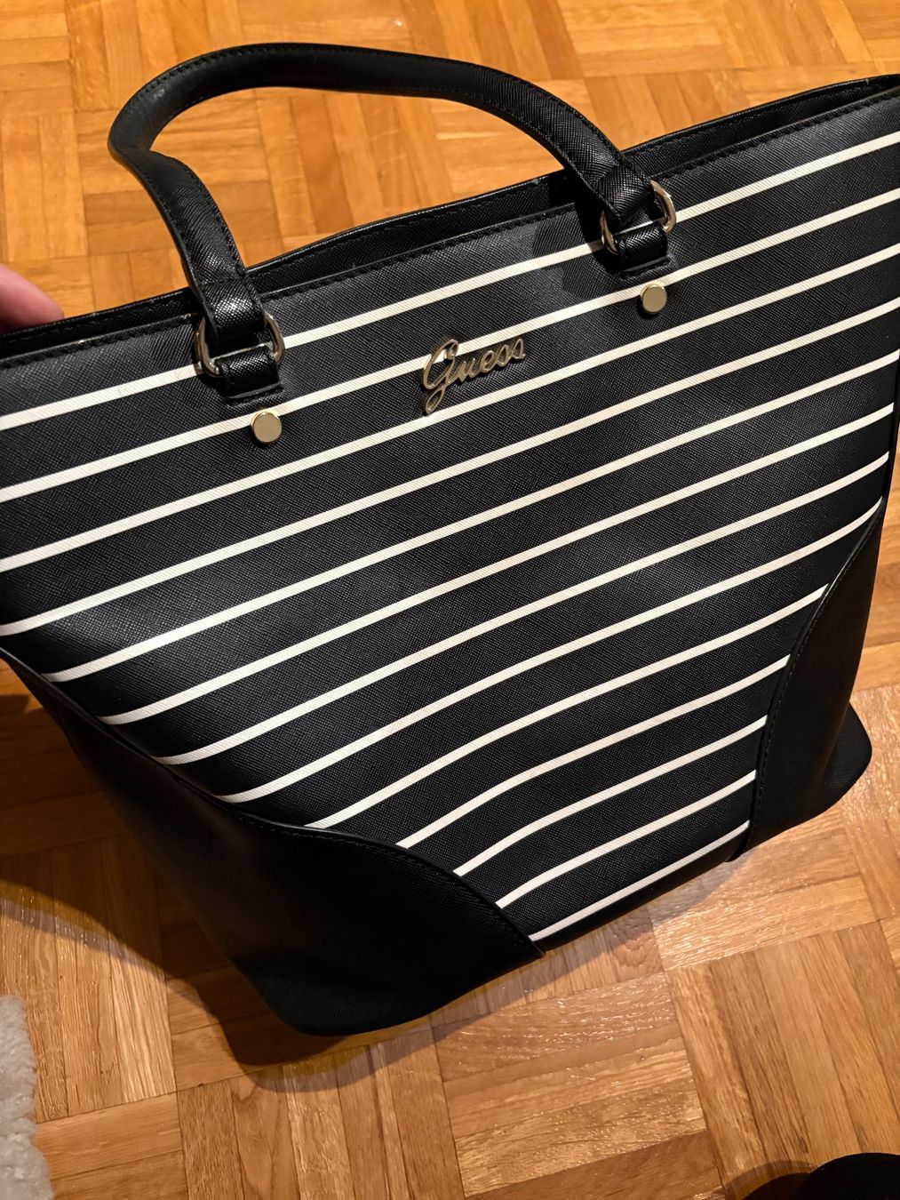 Guess Borse da donna: Guess Tasche – Usato da Genève venduto da sunandwind 2