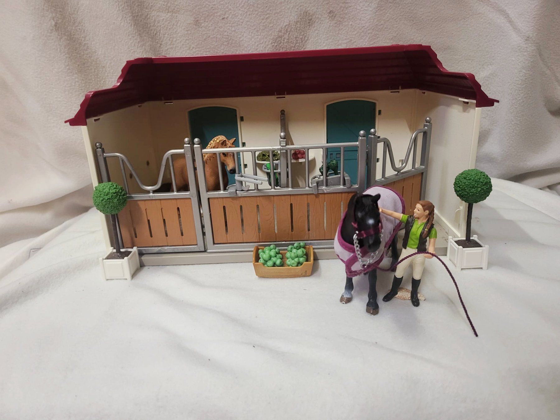 Schleich Jouets: Schleich Pferdehof plus Pferde, XXL – D'occasion à Birsfelden par mim_bph7 1