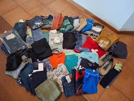 riesiges Jungen Kleiderpaket - 134/140 - teilw. neu - 50 Sk.