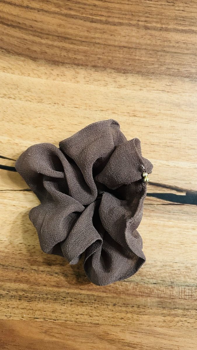 Accessori per capelli: Scrunchie aus Seide, Braun – Usato da Zürich venduto da keinweiss 2