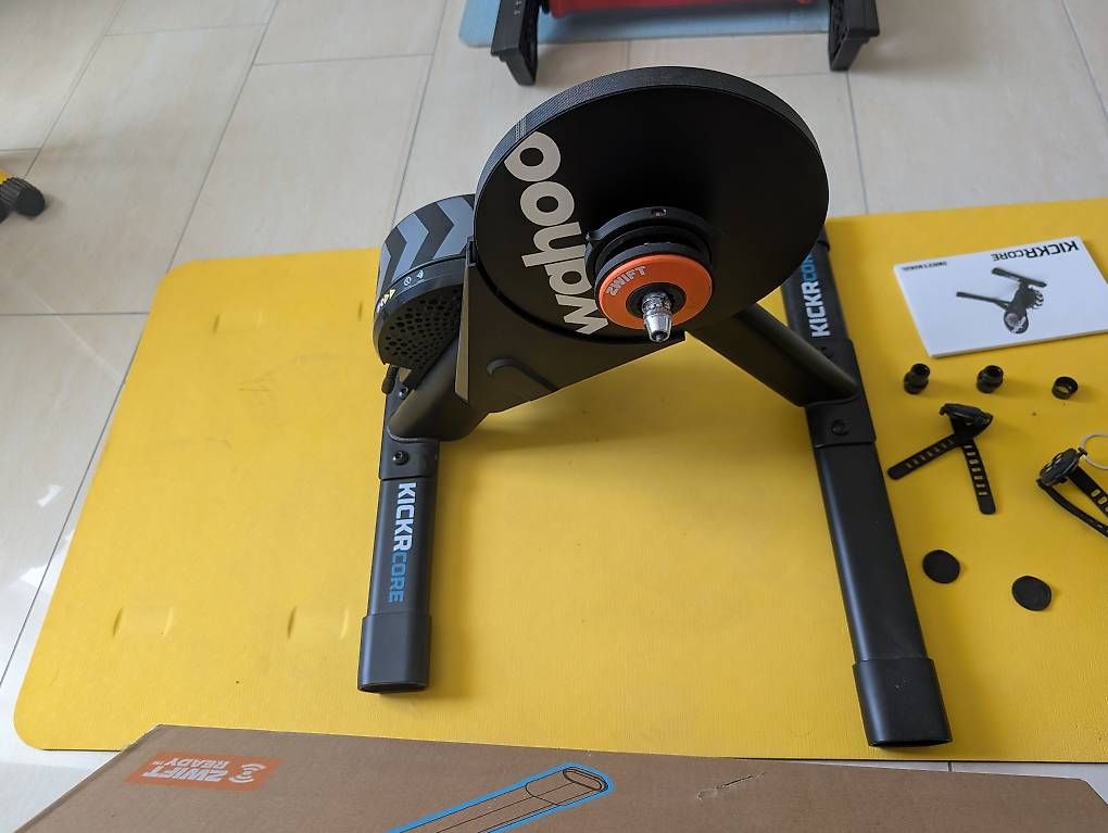 Hometrainer: Wahoo KICKR CORE 2 ZWIFT Cog/Click – Gebraucht aus Safenwil von cra_7xy2 3