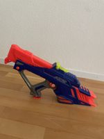 8 Spielzeugautos und 1 Nerf Nitro Blaster guter Zustan