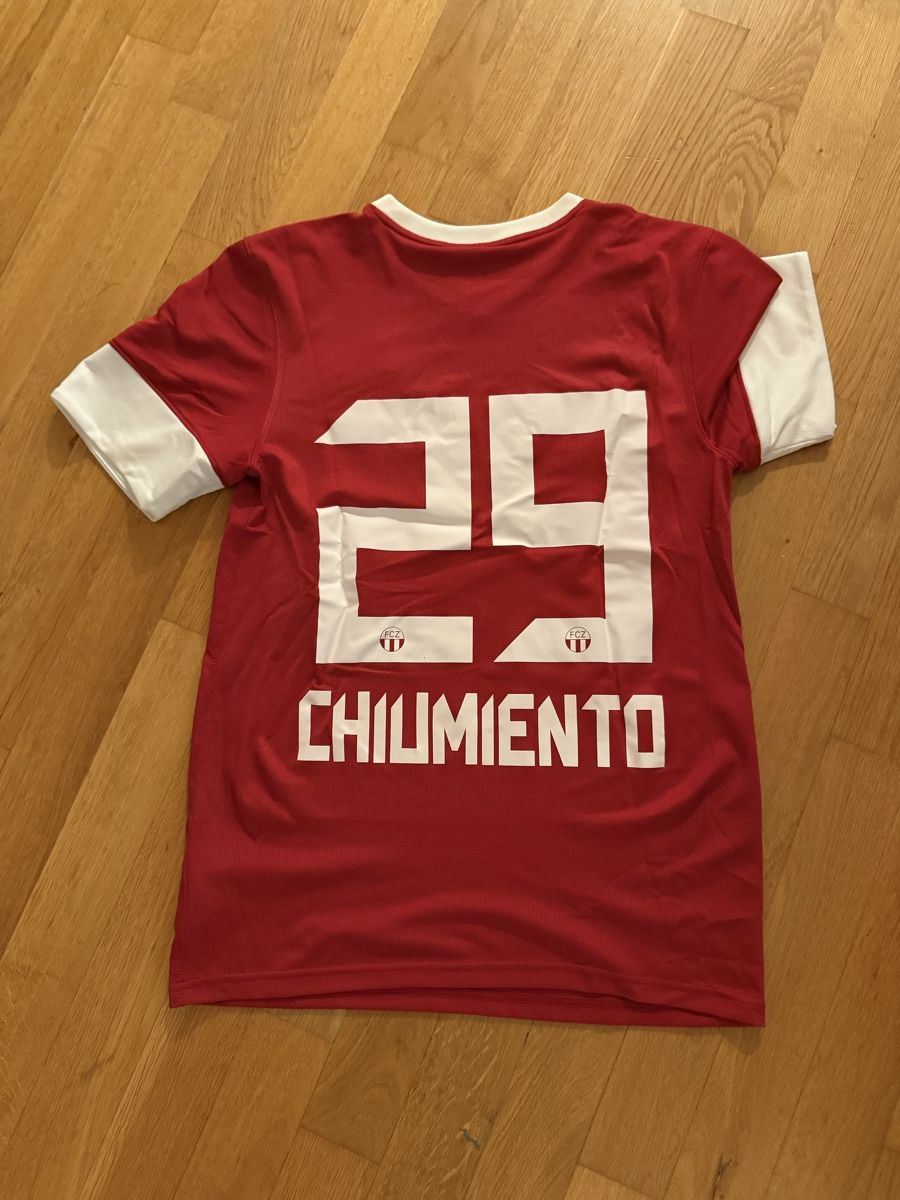 Nike Leibchen & Hosen: FCZ Trikot Chiumiento Grösse S – Gebraucht aus Fehraltorf von Bowling_54 1