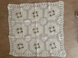 VINTAGE Handbestickte 100x100 Tischdecken mitschönen Spitzen