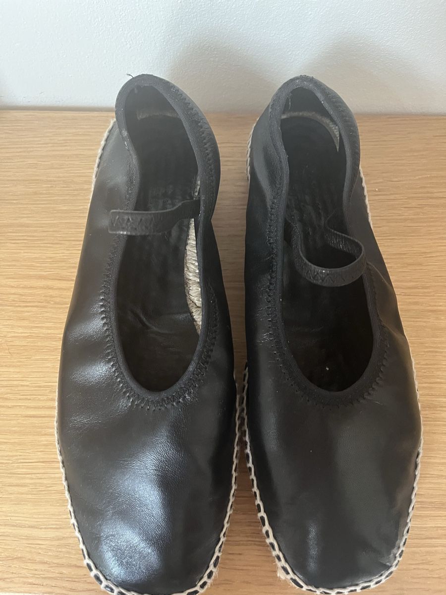 Arket Scarpe da donna: ARKET Schwarze Leder Espadrilles Gr. 39 – Usato da Zürich venduto da MonGusta 4