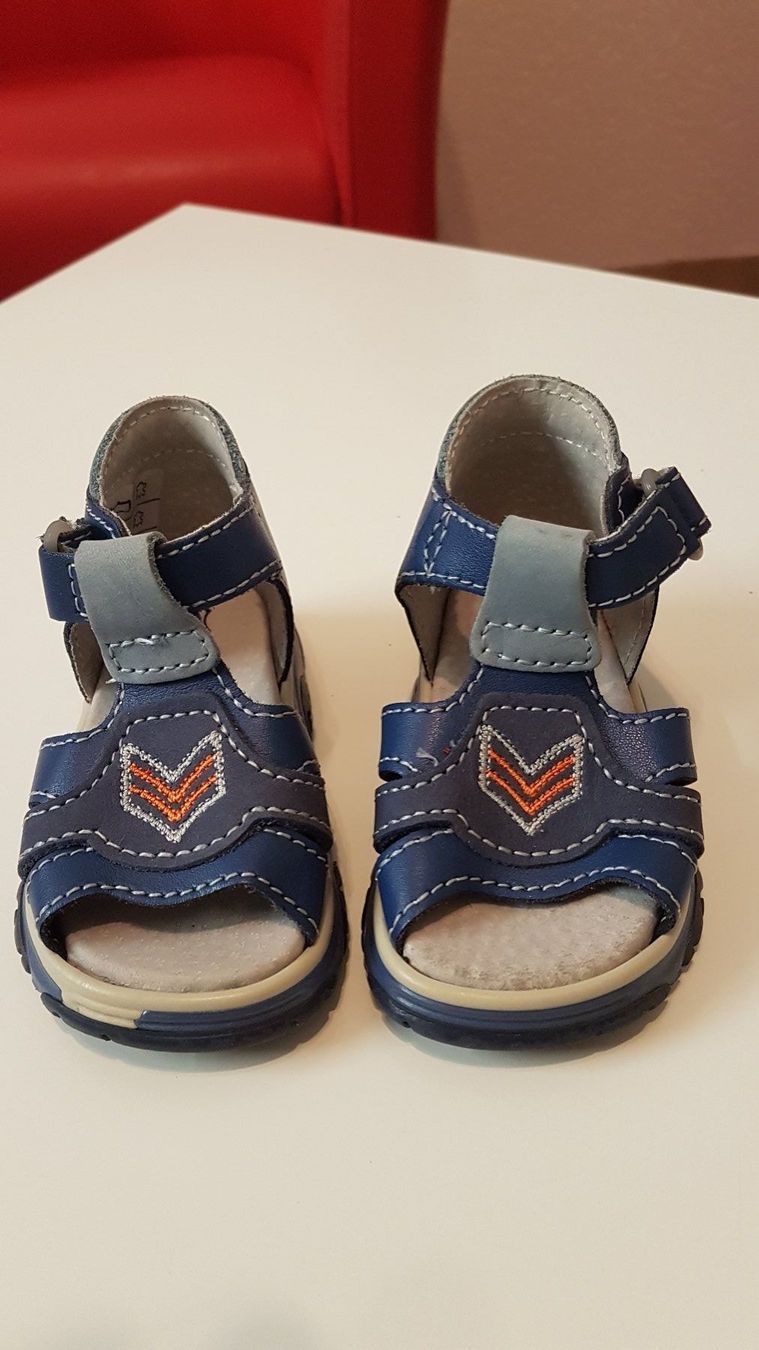 Scarpe per ragazzi: Sandalen Gr.19 sehr gut erhalten – Usato da Obergösgen venduto da schesom