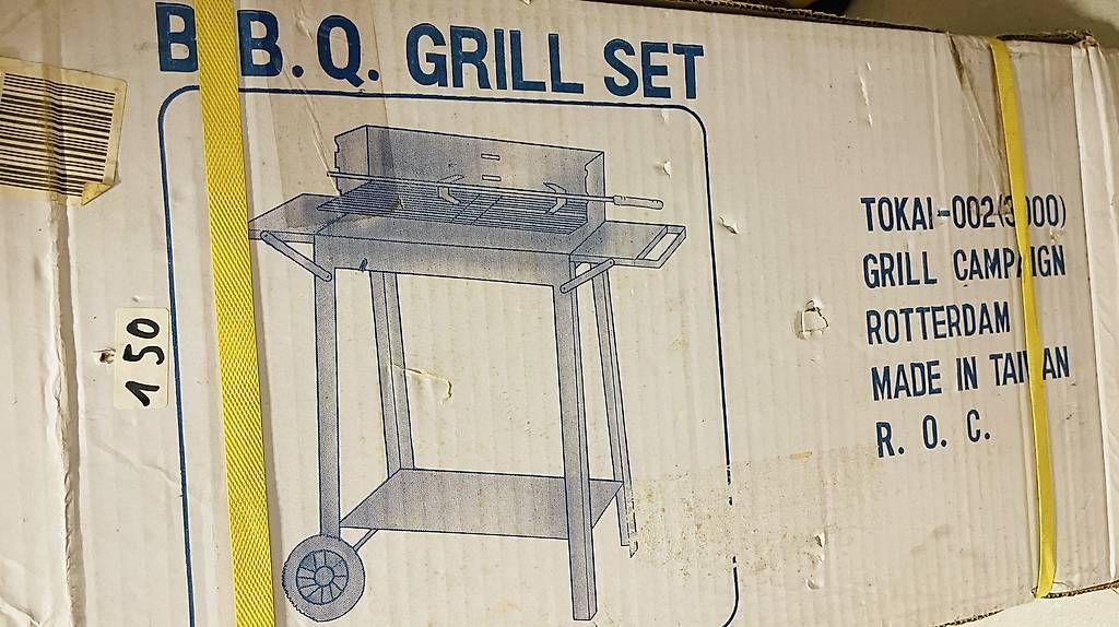 Griglie: Neuer BBQ Grill-Set – Nuovo e nell'imballaggio originale da Schönenbuch venduto da hug_f2ny