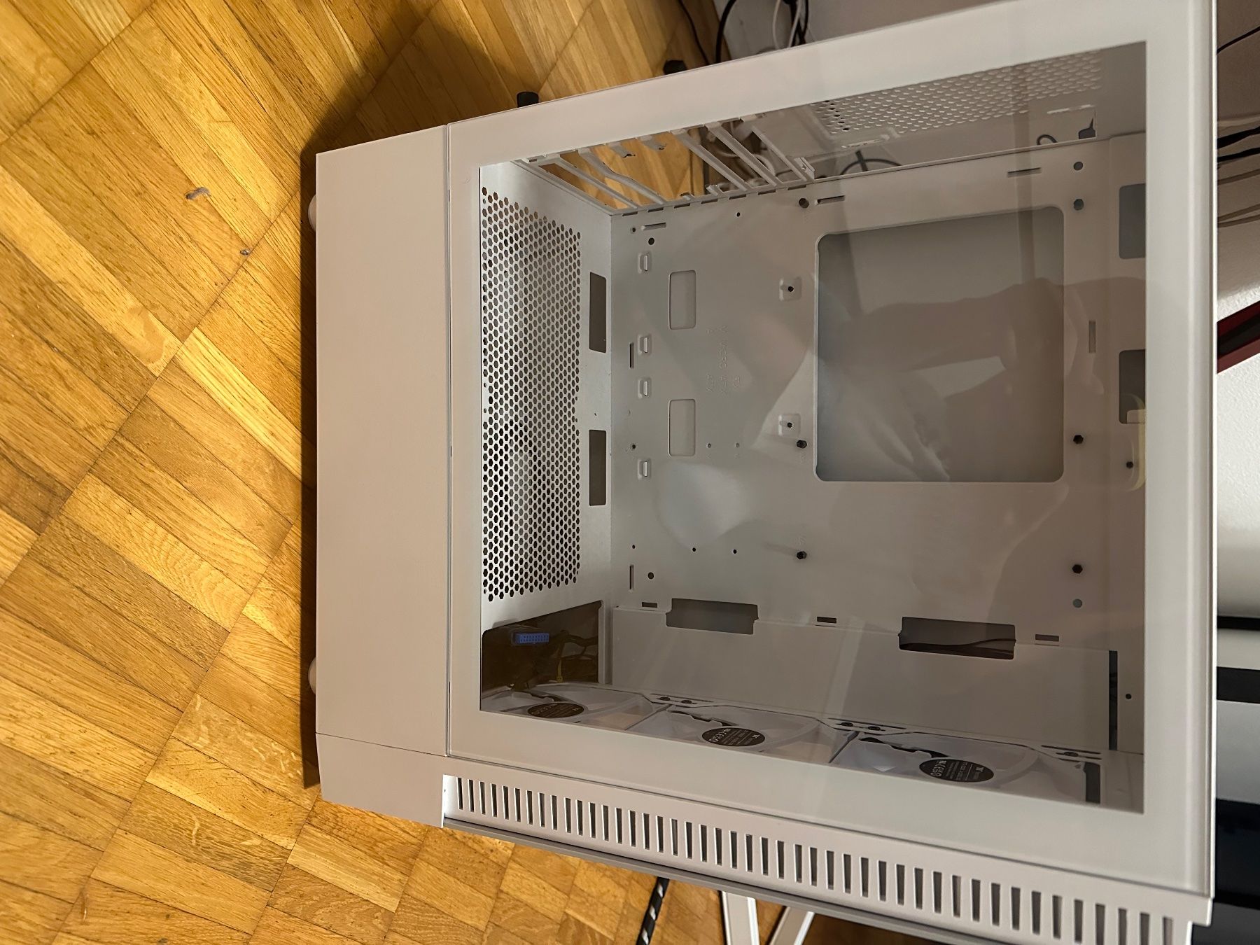 Thermaltake Custodie: Pc case Thermaltake View 200 TG – Usato da Lugano venduto da tit_bcf8 5