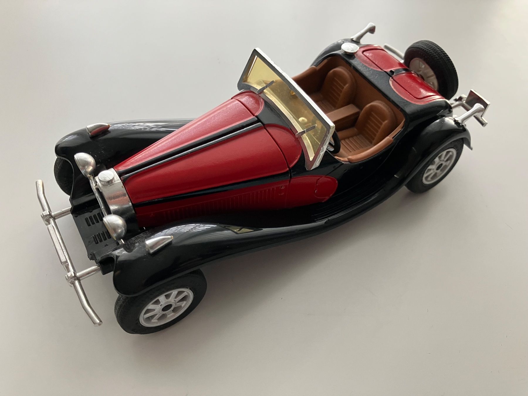 Bugatti Modellini d'auto: Bugatti 55 Roadster Modellauto schwarz/rot – Usato da Zürich venduto da Kue_Zuerich