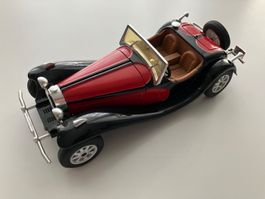 Bugatti 55 Roadster Modellauto schwarz/rot