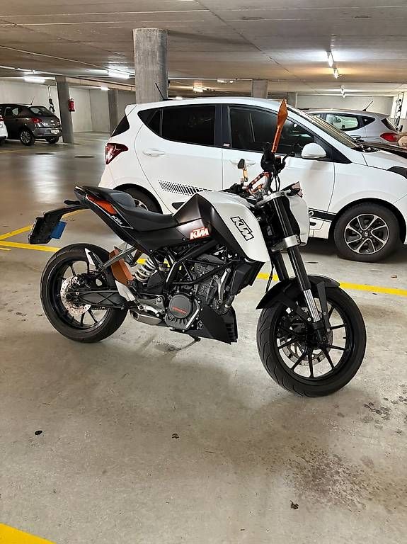 Strada: KTM Duke 125  2016 – Usato da Collombey venduto da eligrischuna 1
