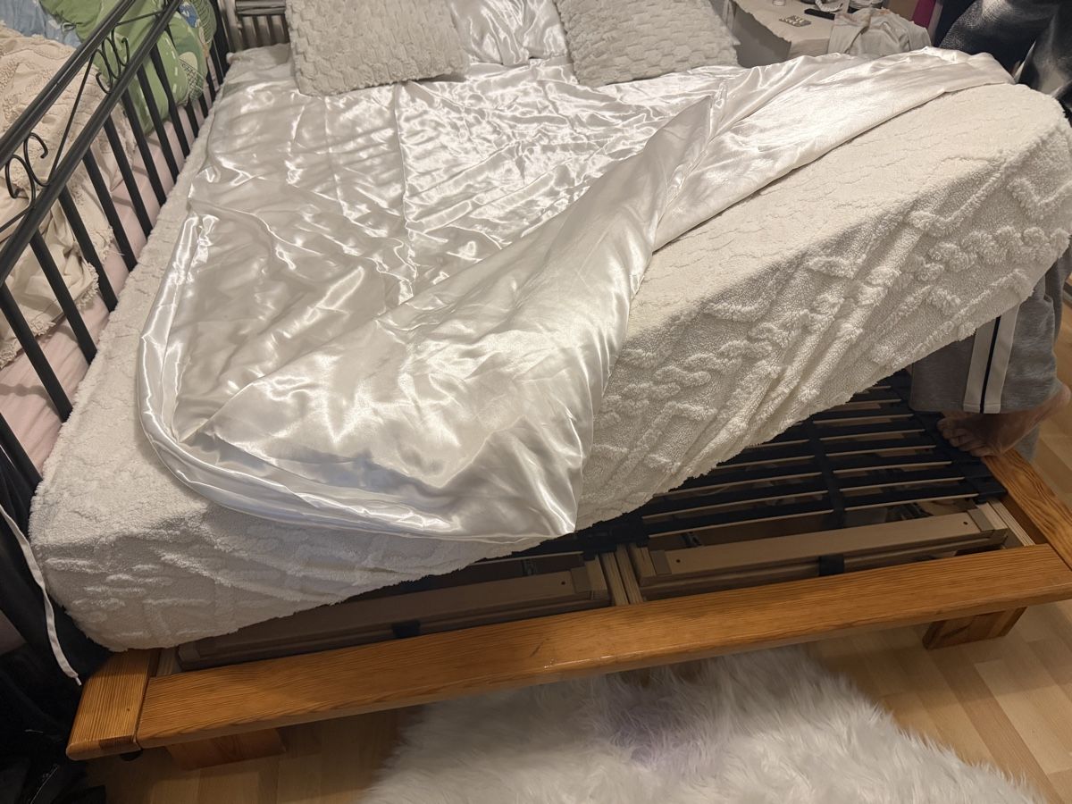 Betten: Bett – Gebraucht aus Zürich von Trinidad19 1