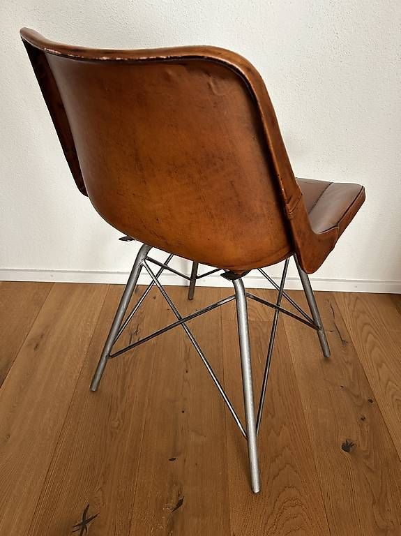 Sedie: Lederstuhl von Woodfactory – Usato da Zürich venduto da cupasil 1