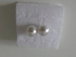 2 Ohrstecker perlenförmig