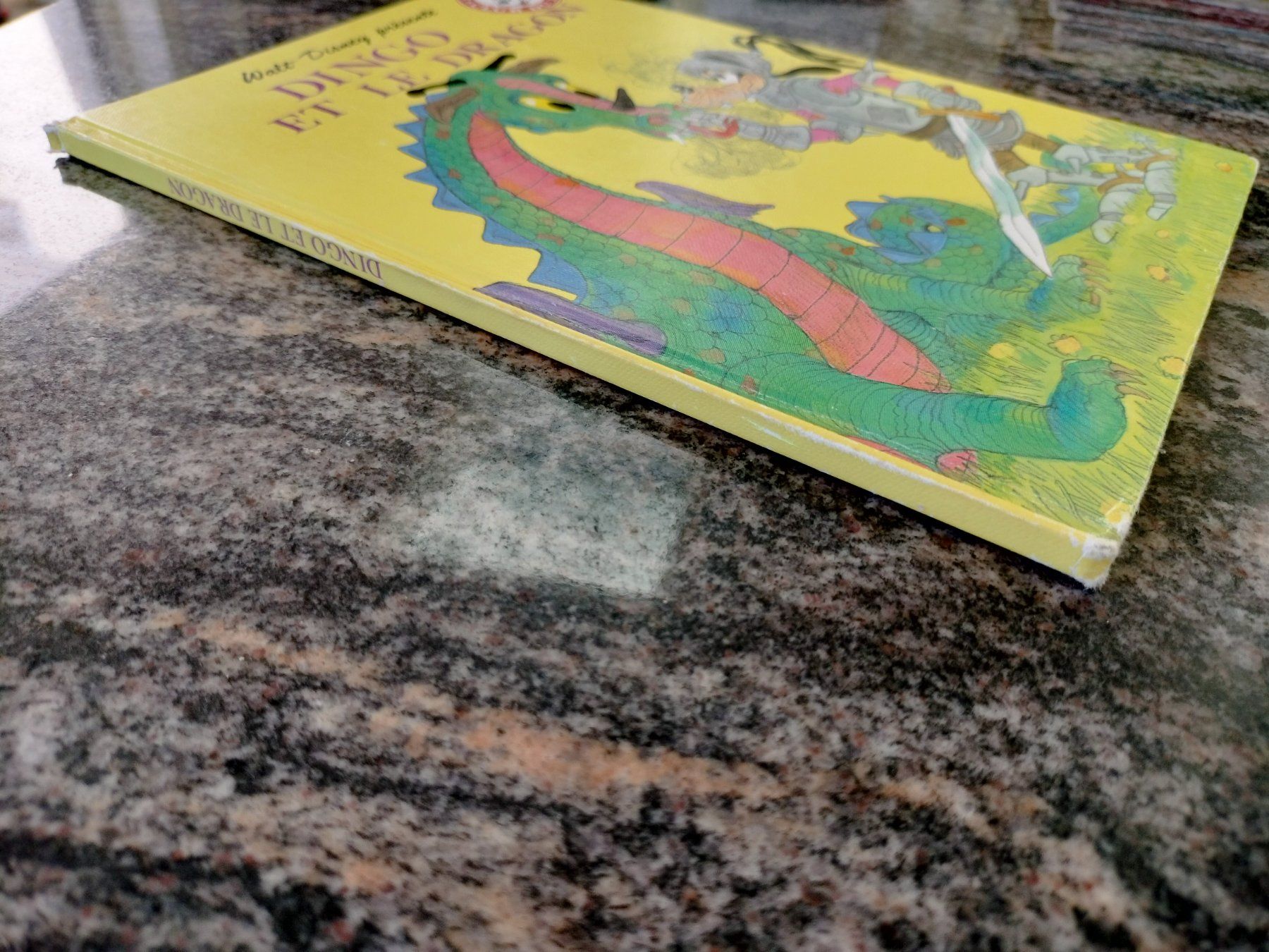 Livres: Dingo Et Le Dragon Walt Disney – D'occasion à Cortaillod par rozinna 1