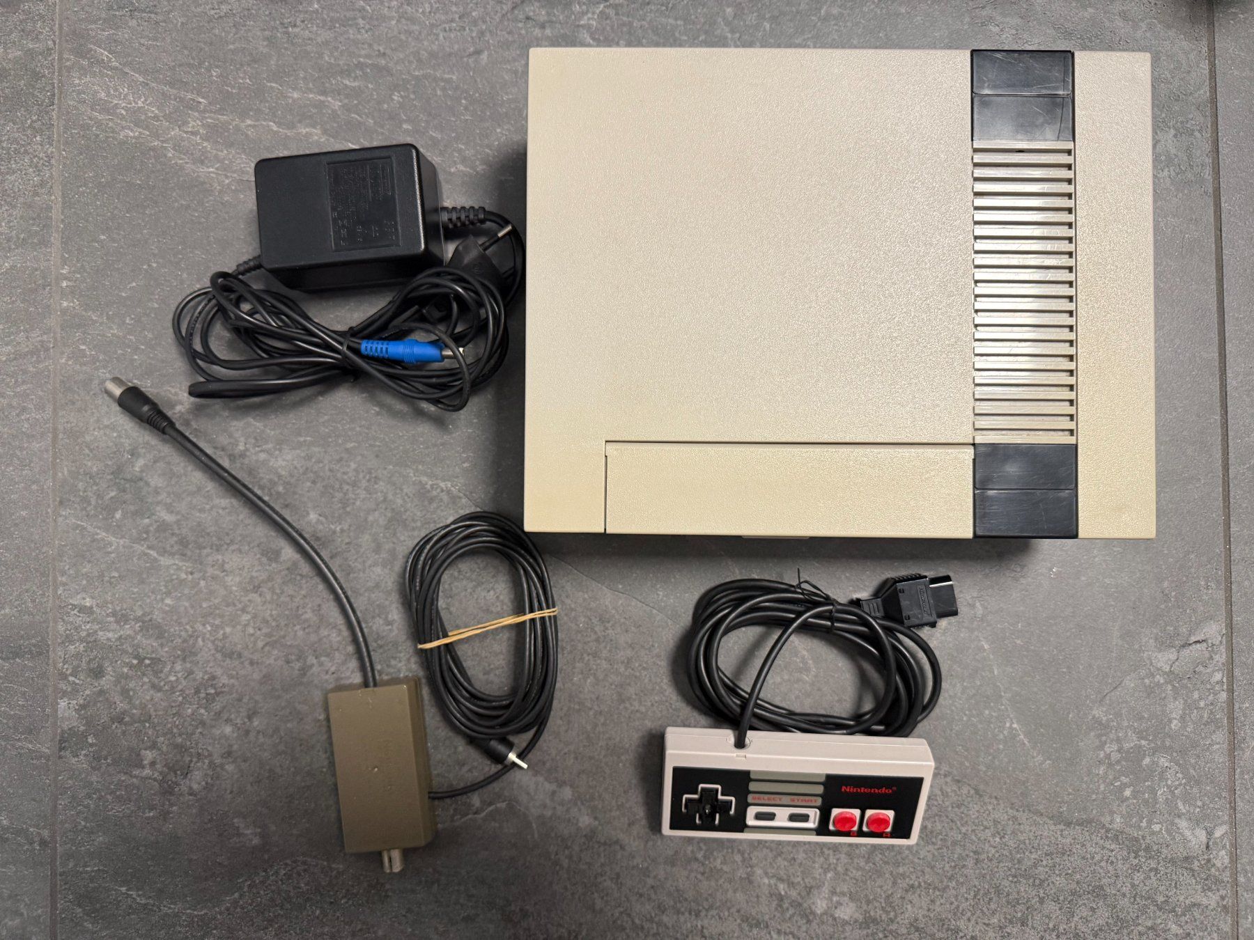 Nintendo Console: Console Nintendo Nes – Usato da Pont-de-la-Morge venduto da Darfal