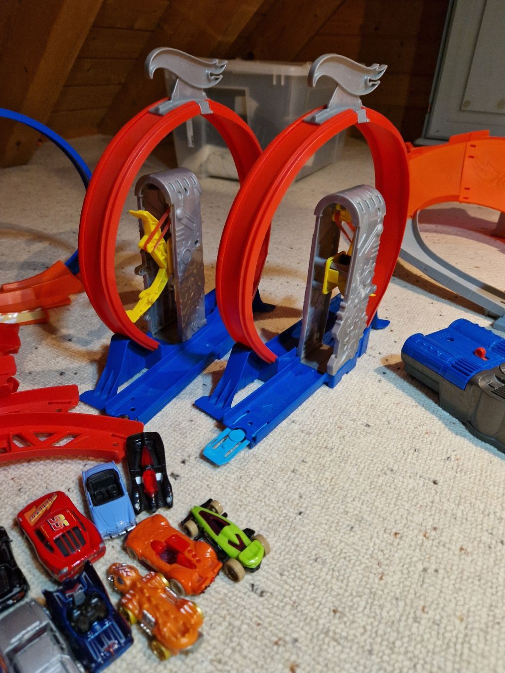 Hot Wheels Giocattoli: Hotwheels Bahn mit Loopings und mehr – Usato da Stallikon venduto da Schneeule 3