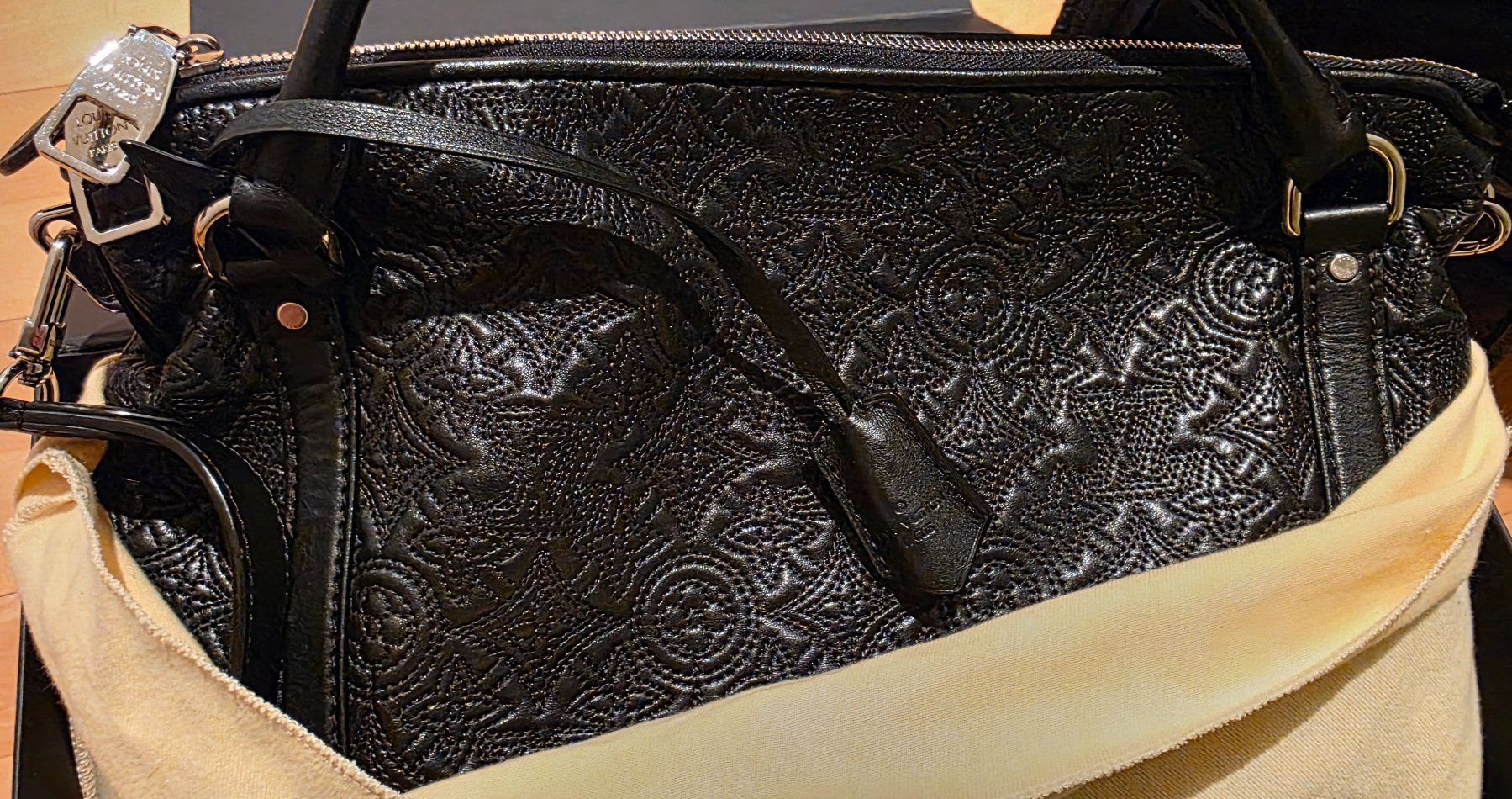 Louis Vuitton Borse da donna: Louis Vuitton Antheia Ixia PM Black Embossed Monogram – Nuovo (secondo la descrizione) da Au ZH venduto da MarieLou09 6