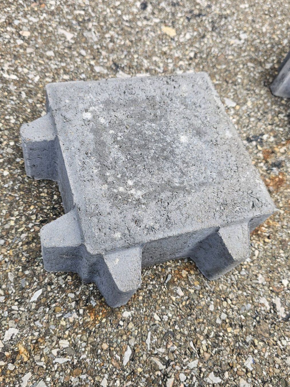 Pietre & tegole: Pflasterstein Stärke 8 cm Grau - Ca. 8 m2 – Usato da Diessenhofen venduto da Osio
