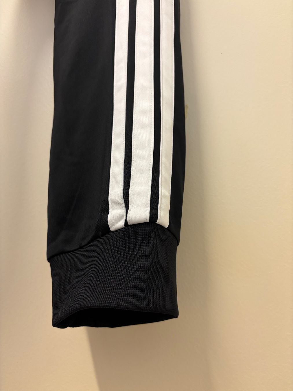 Adidas Hosen: Adidas Trainingshose – Neu und originalverpackt aus Zürich von mc__2kll 2