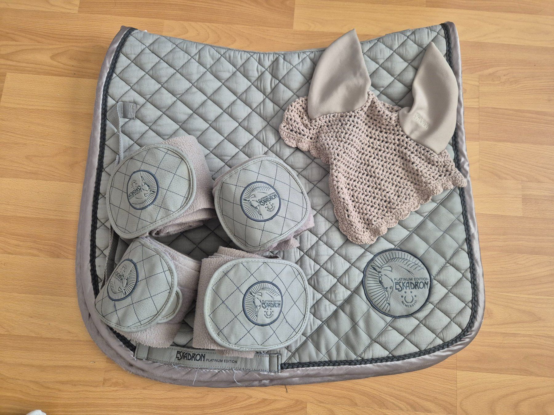 Briglie & Cavezze: Eskadron Schabracke Set DR FULL – Usato da Meggen venduto da Orrinka20