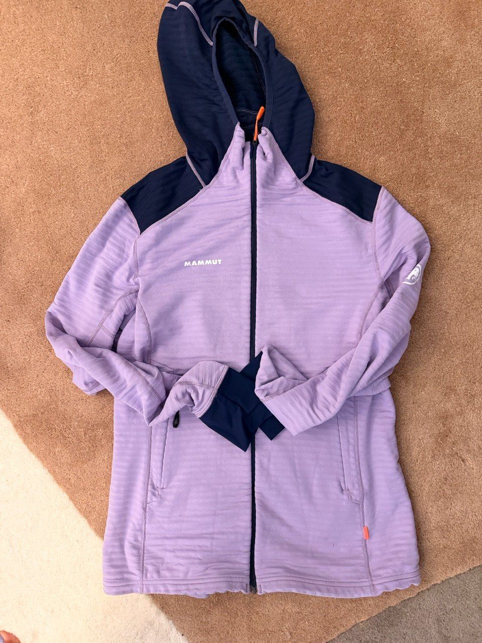 Jacken: Mammut Taiss Light ML Hooded Jacket Women – Gebraucht aus Männedorf von mic_y26r
