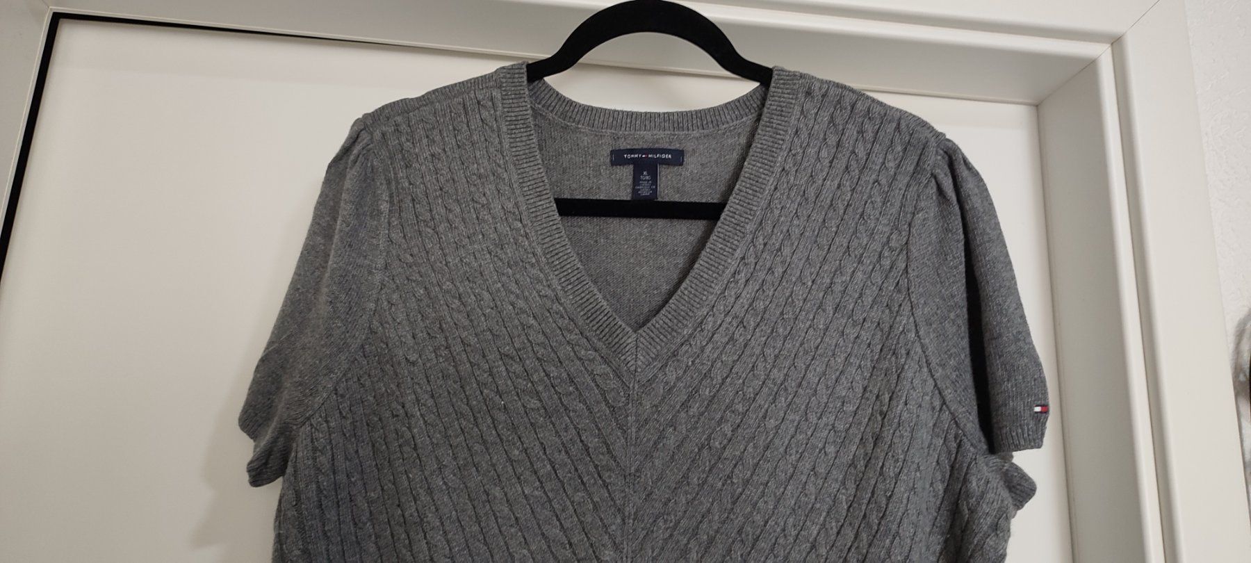 Tommy Hilfiger Maglioni & Felpe: Pull gris Tommy Hilfiger – Nuovo (secondo la descrizione) da St-Cergue venduto da Neviana 1